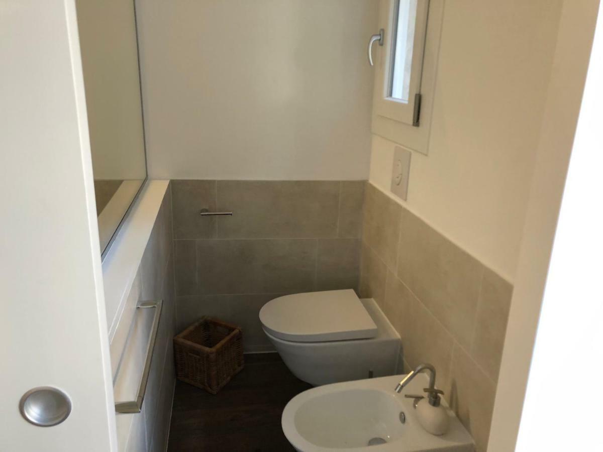 Un Piccolo Rifugio A Pochi Passi Dal Duomo Apartment แฟร์รารา ภายนอก รูปภาพ