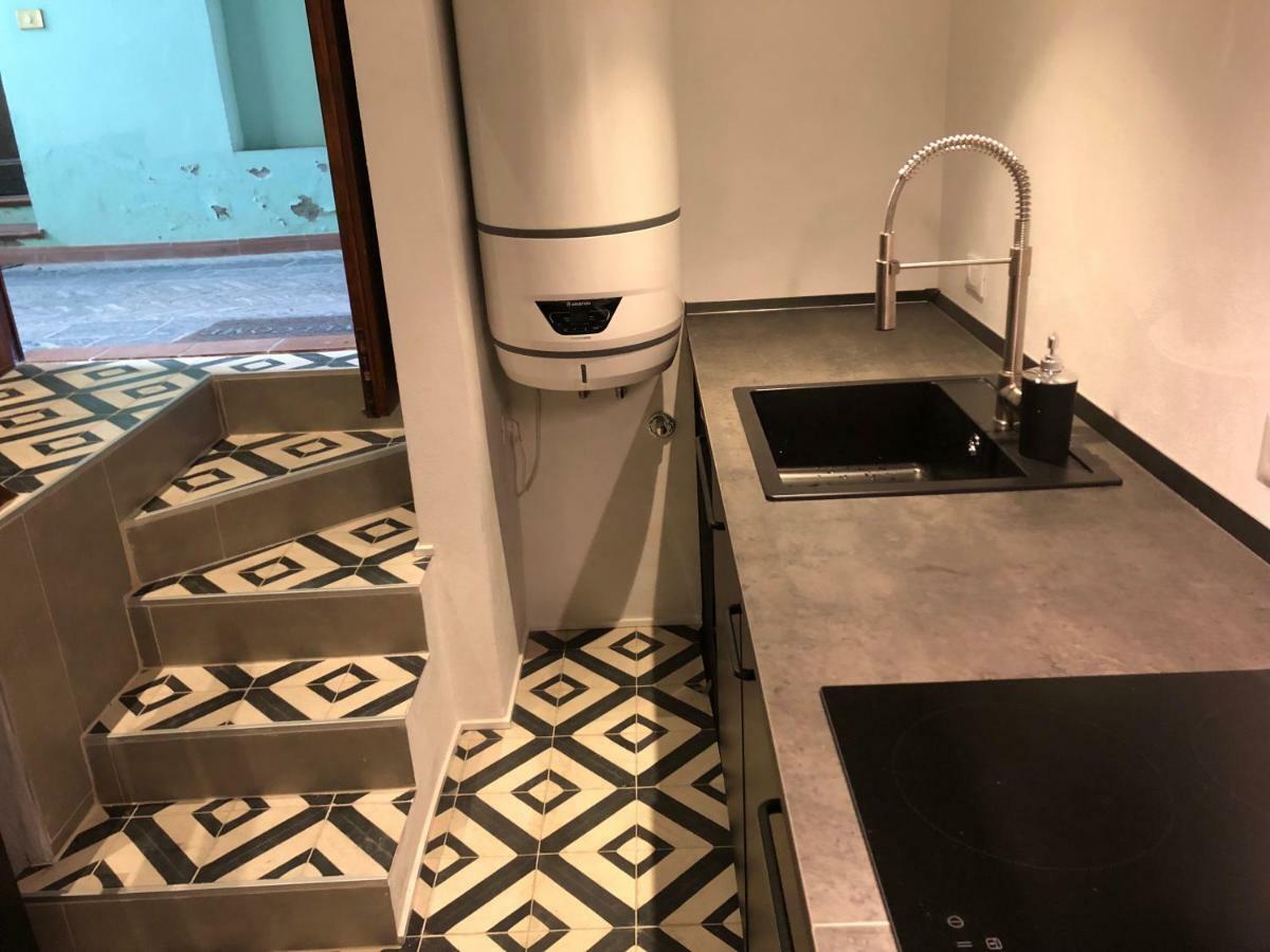 Un Piccolo Rifugio A Pochi Passi Dal Duomo Apartment แฟร์รารา ภายนอก รูปภาพ